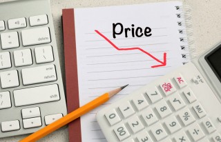 如何看待黄金价格的波动情况？这种波动情况如何处理？