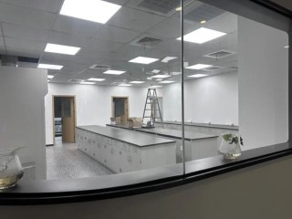 肿瘤药断供数月，患者“自费1万多元1瓶还买不到”！知名药企大门被贴封条，部分办公室已清空