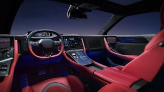 上海车展里的广汽本田烨 GT，展示了华为光场屏的新用法