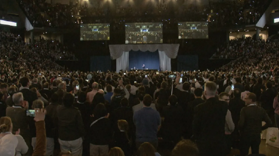 当巴菲特宣布退休计划时，伯克希尔的股东们“惊呆了”  第1张