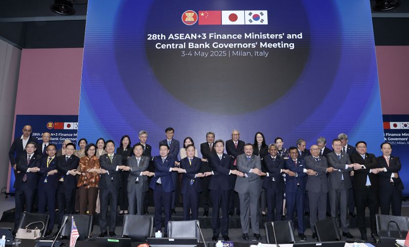 中国人民银行行长潘功胜出席并主持东盟与中日韩财长和央行行长会  第1张