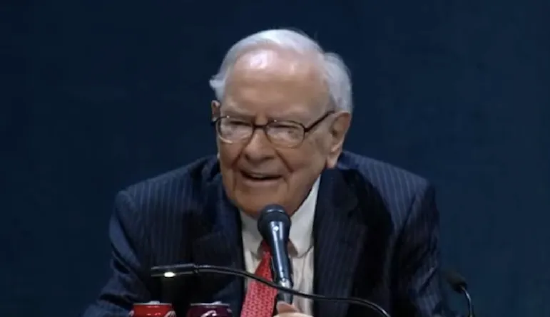 巴菲特：“长期趋势是向上的”  第1张