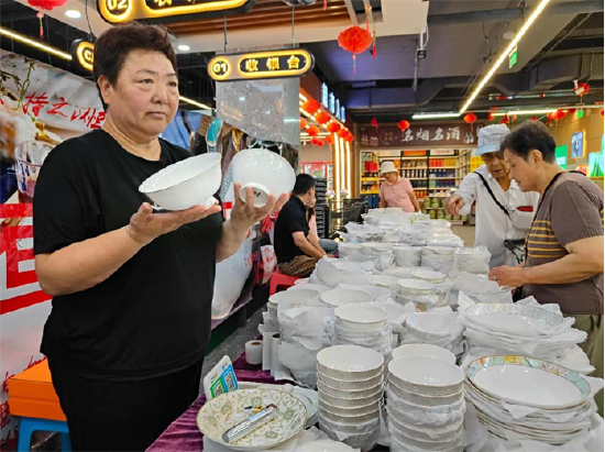 她数度哽咽,想让唐山骨质瓷再放光华! 第3张 她数度哽咽,想让唐山骨质瓷再放光华! 第3张