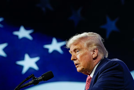 伊朗战事爆发满月，特朗普称霍尔木兹海峡为“特朗普海峡”  第1张